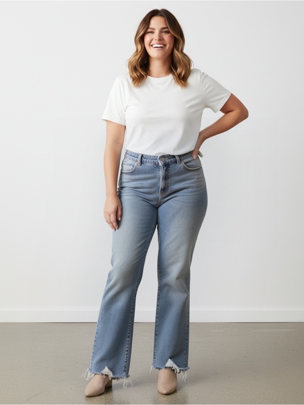 NWT Good American Light Blue Distressed Good Curve Bootcut Jeans Plus Size 32